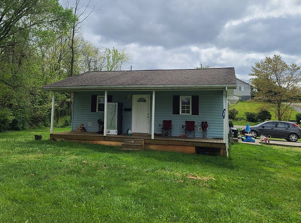 2nd image of 639 8th St