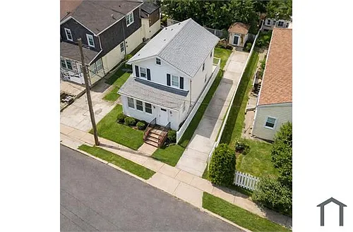 137 Fulton St Photo 1