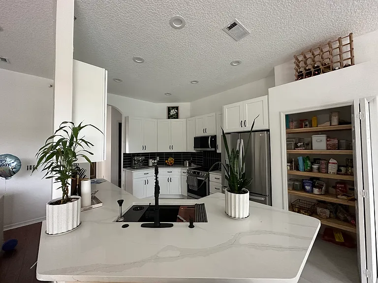 10889 Skylark Manor Ct — Photo 9
