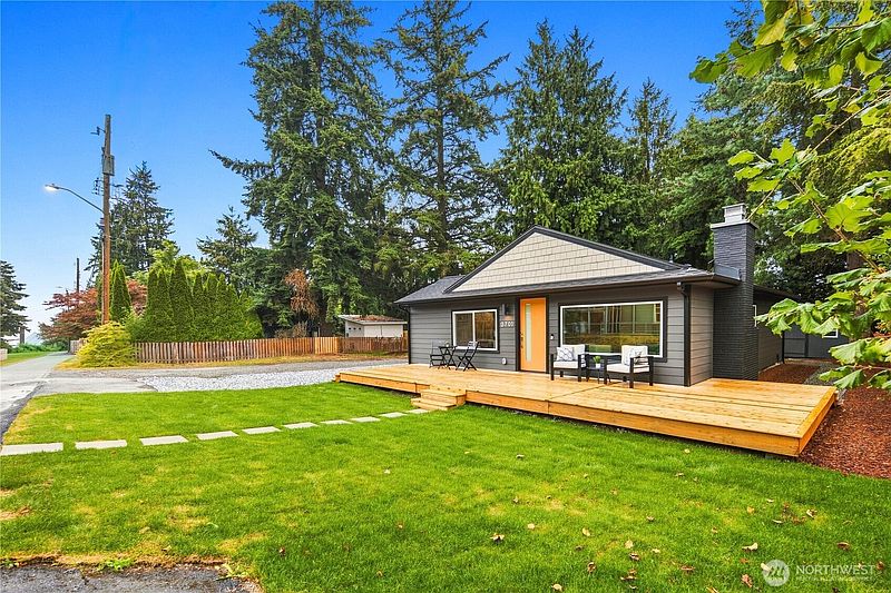 4th image of 3701 SW 105th Street
