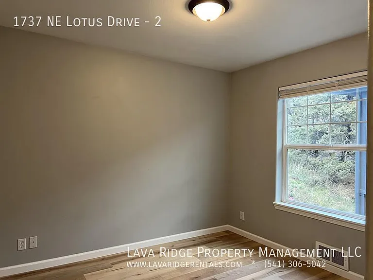 1737 NE Lotus Dr #2 — Photo 20