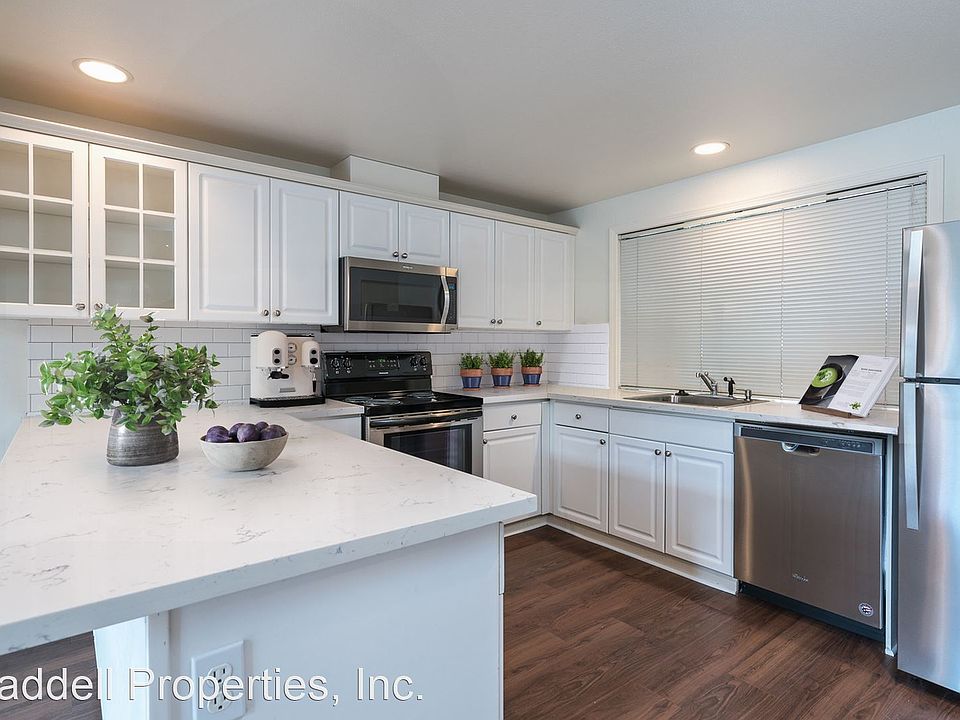 1st image of 11412 NE 67th St #2