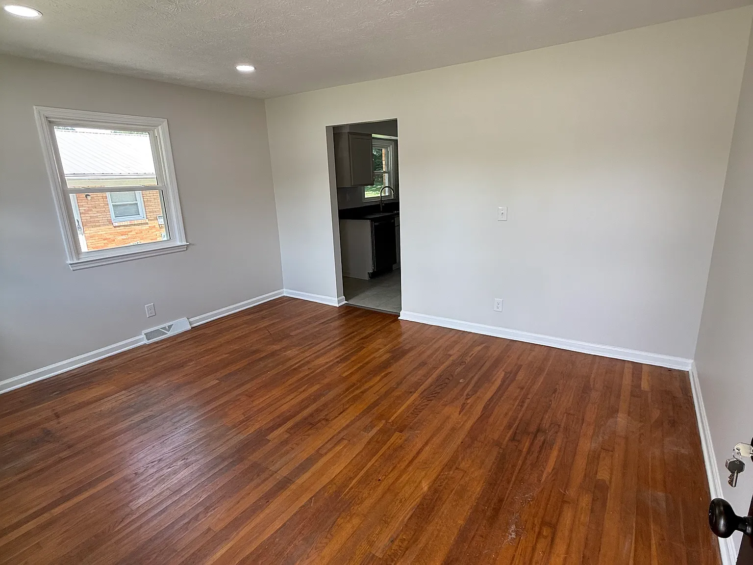 2 bed, 775 sqft, $1,345 — Photo 3