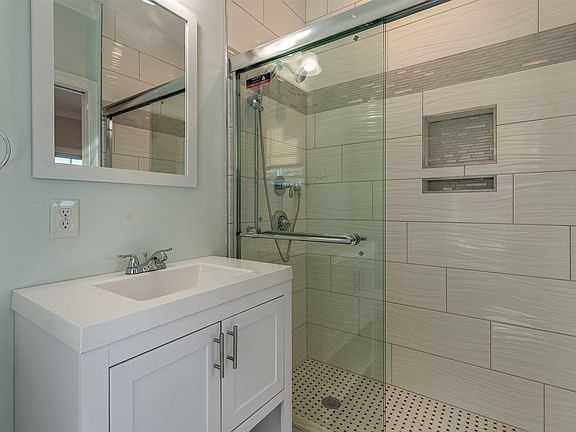 38_bathroom-12-1920