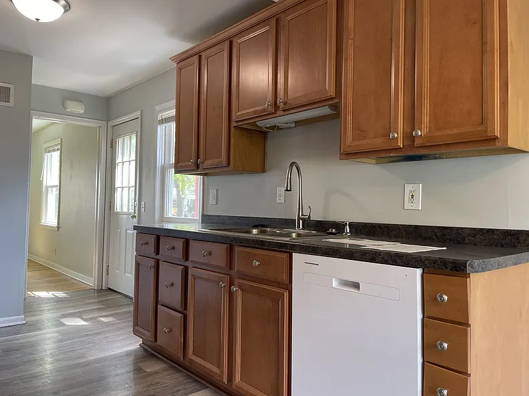 2925 Stevens St — Photo 9