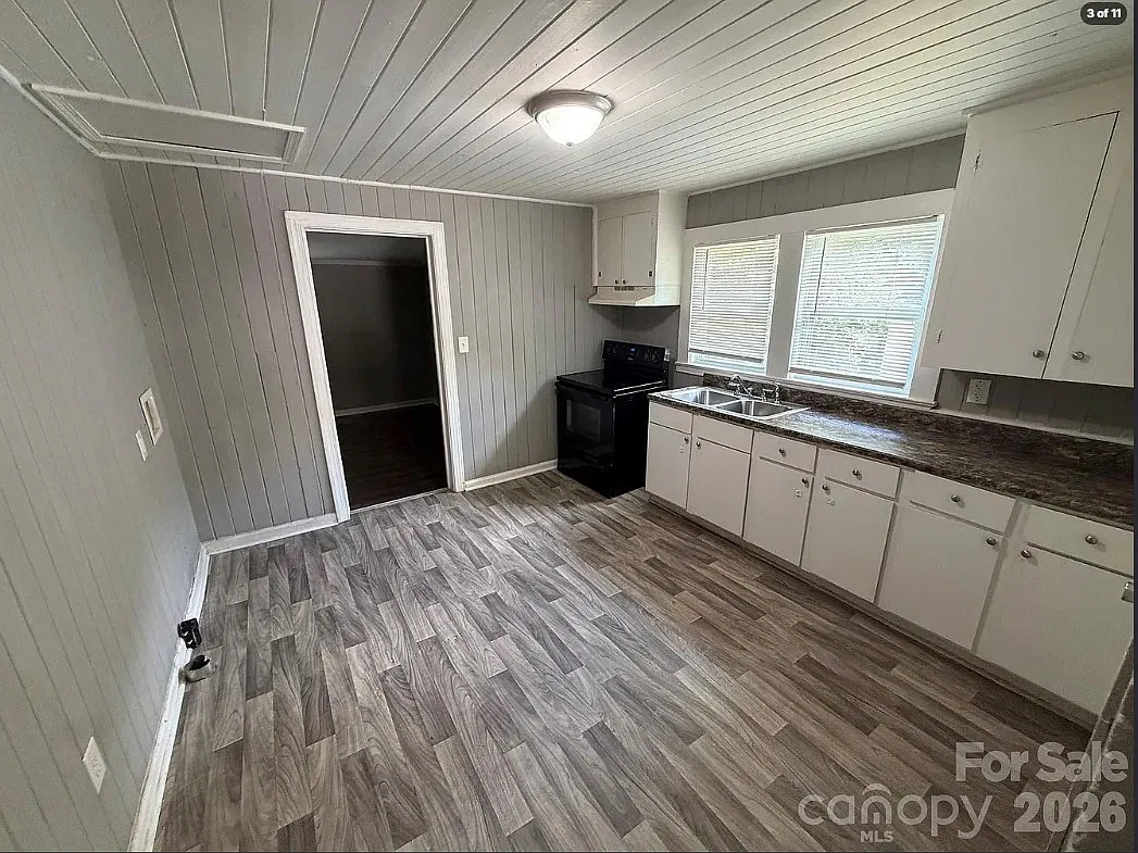 3 bed, 900 sqft, $1,450 — Photo 2