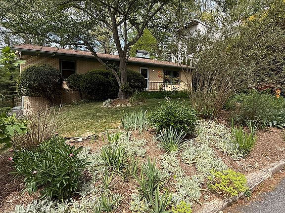 3rd image of 49 Rosewood Ave