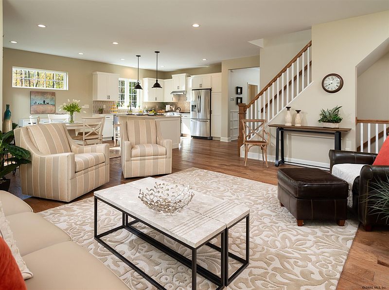 4th image of 3 SUMMERHILL Drive