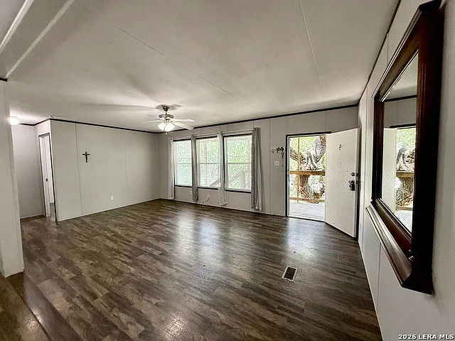 3 bed, 2.0 bath, 1173 sqft, $1,295 — Photo 3