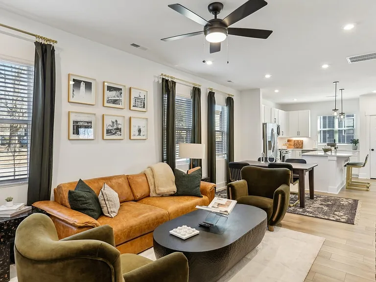 Abode Hargett — Photo 43