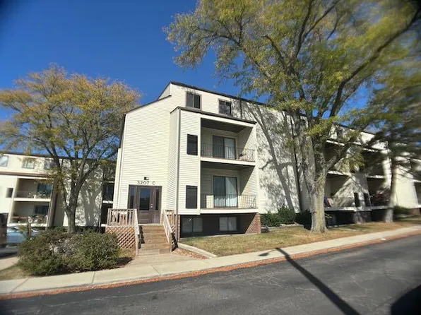 3207 W Willow Knolls Dr #52, Peoria, IL 61614