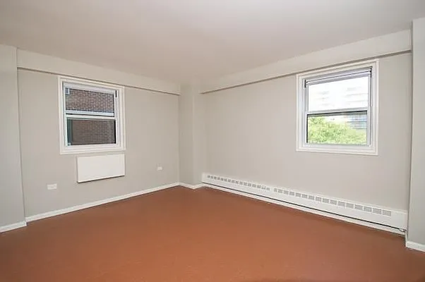 Sold by R New York | media 20