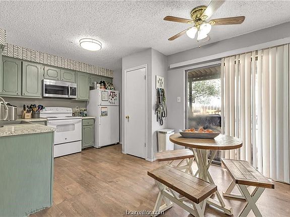 4th image of 712 San Mario Ct APT A