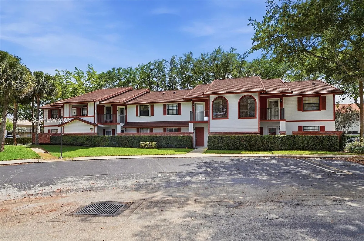 Building Photo - 2376 NW 89th Dr #2376