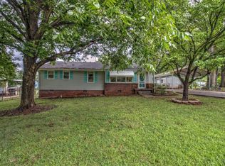 123 Sulphur Springs Dr, Greenville, SC 29617