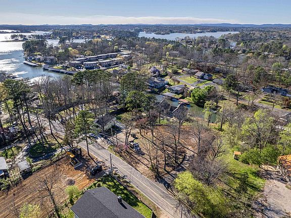 2nd image of 535 Burchwood Bay Rd