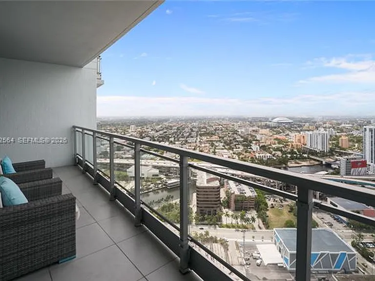 90 SW 3rd St #4308 — Photo 17