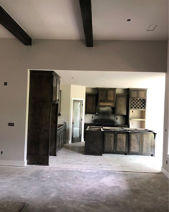 2nd image of 870 Ann Pl