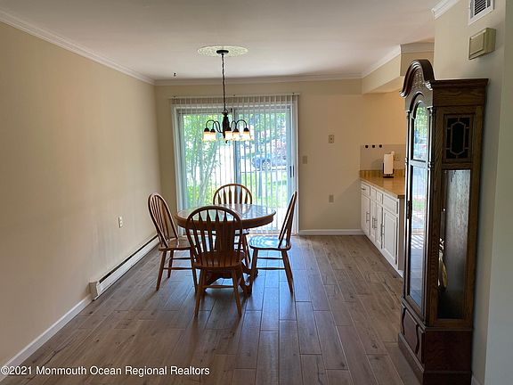 3rd image of 685B Friar Ct