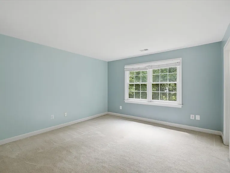 1959 Horse Shoe Dr — Photo 32