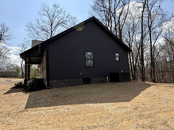 4th image of 1007 Mount Olive Rd