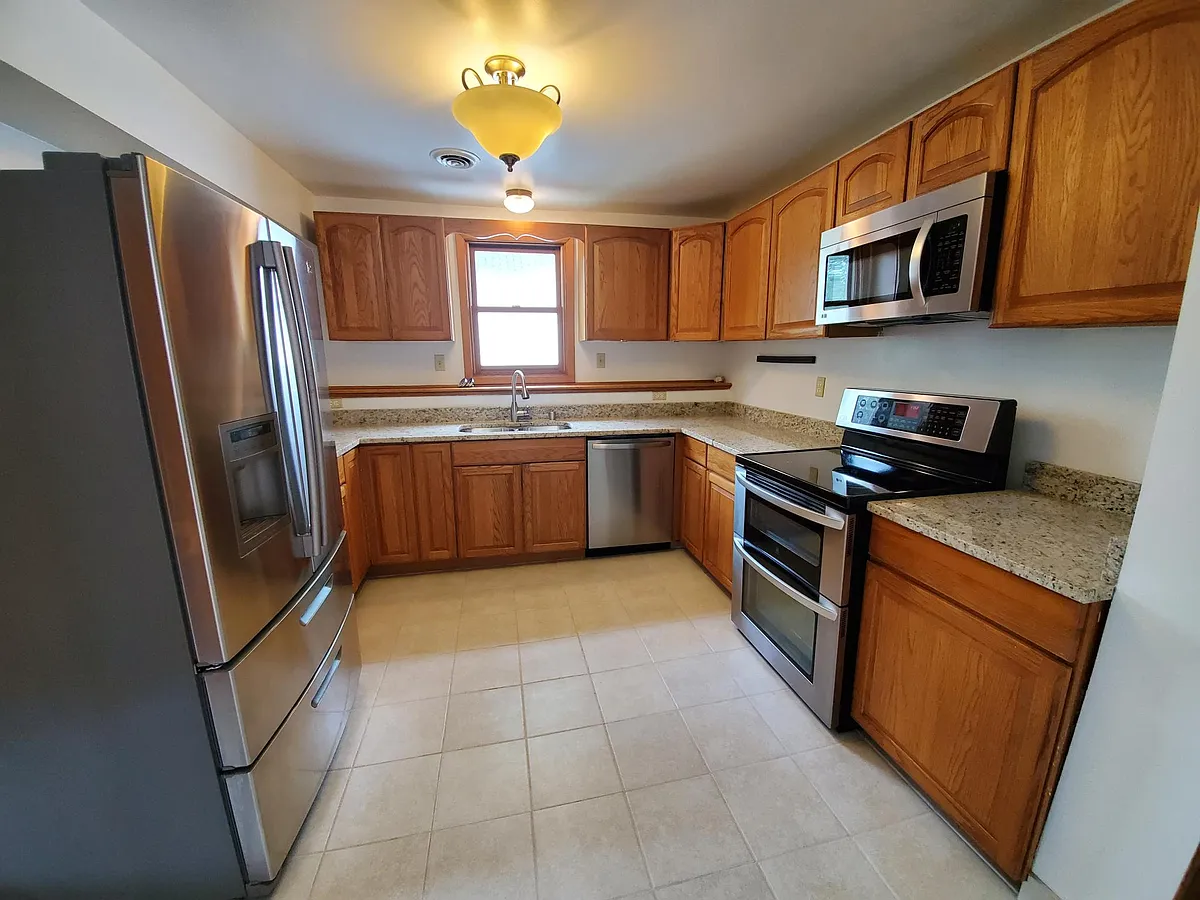 Building Photo - 610 Van Buren St NE #2