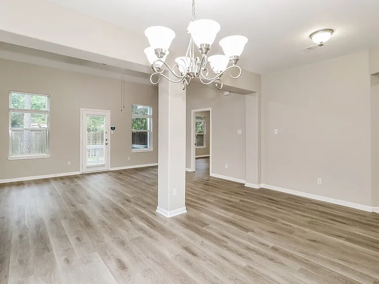 999 Arbor Way — Photo 6