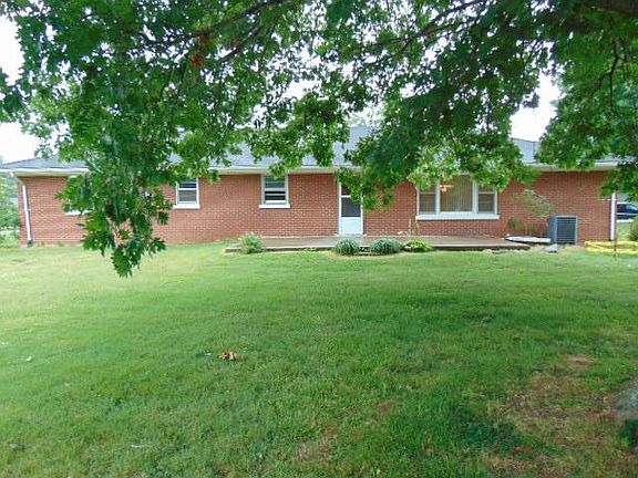 3rd image of 133 Bradley Dr