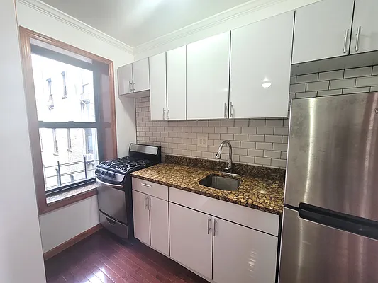 Rented by Douglas Elliman | media 7