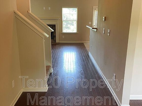 2nd image of 1326 Ingersoll Dr