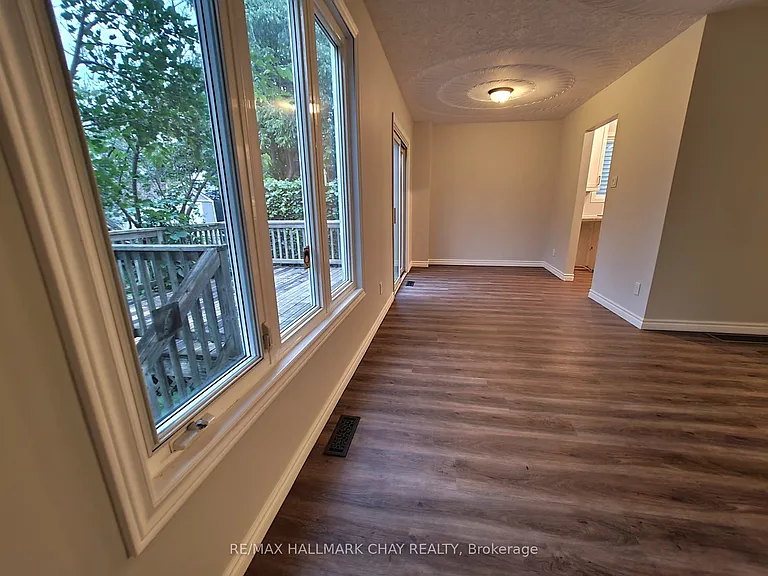 30 Orwell Cres — Photo 8