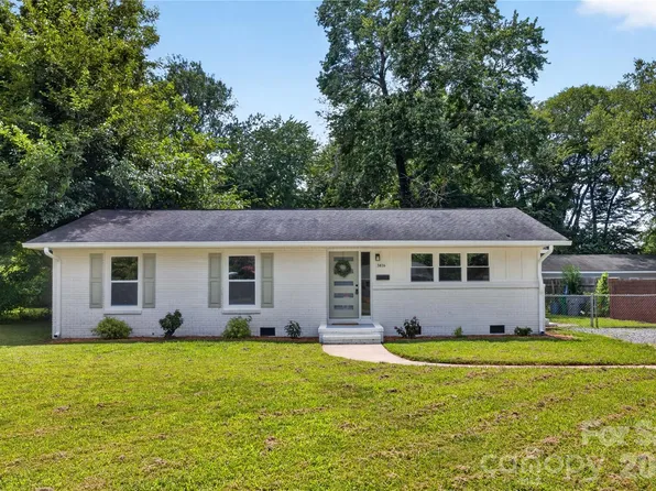 3826 Sudbury Rd, Charlotte, NC 28205