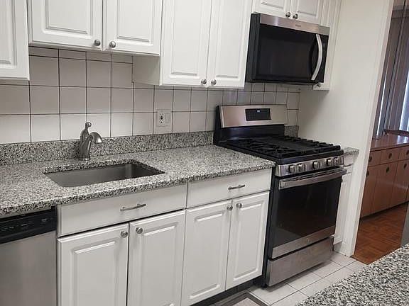 4th image of 2 Horizon Rd APT G3