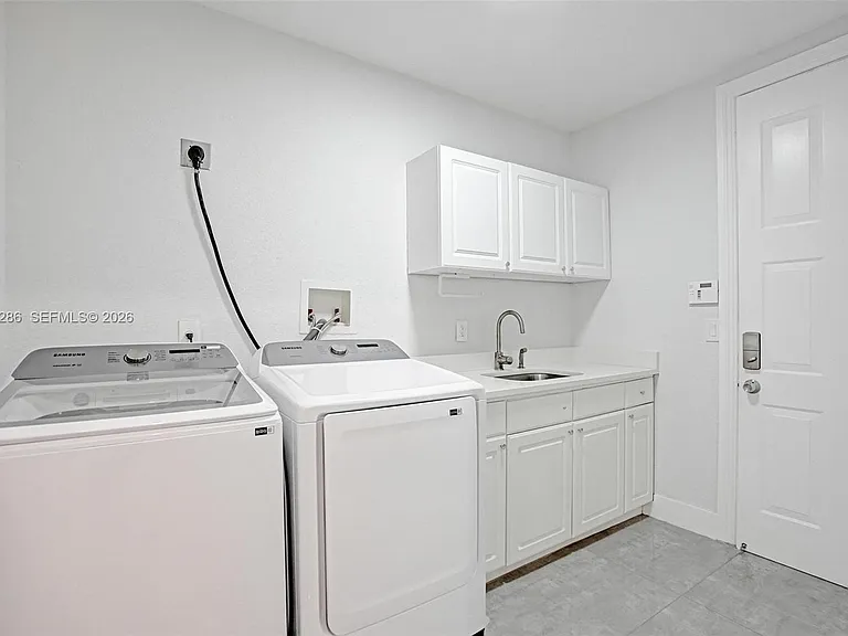 453 SW 5th Ave — Photo 30