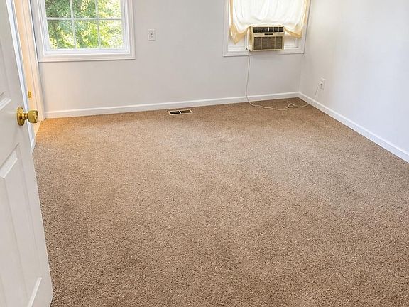 5th image of 203 W Park Dr