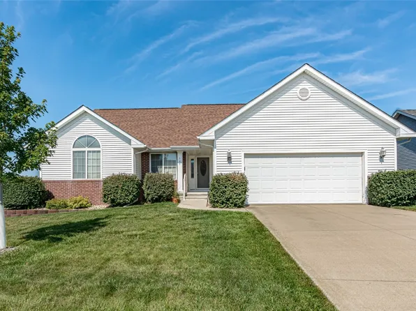 105 Ashworth Ct, Hiawatha, IA 52233