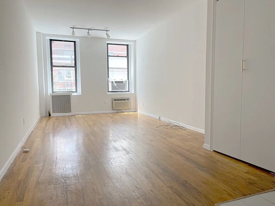 1st image of 231 W 19th St APT 12