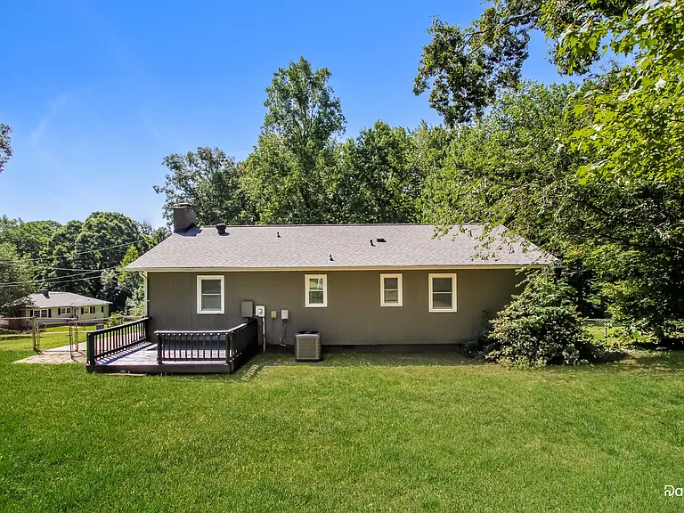 311 Willow St — Photo 14