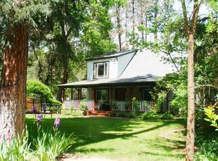 15995 Water Gap Rd, Williams, OR 97544