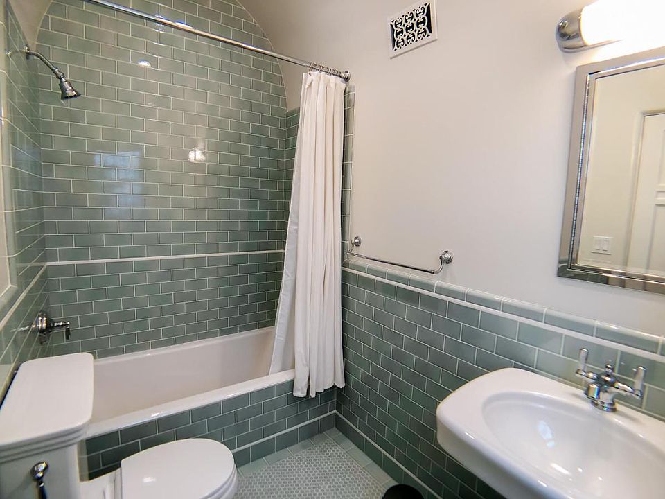 1st image of 1330 N Harper Ave #2J