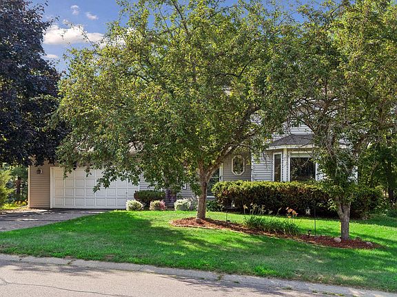 3rd image of 12904 Essex Way