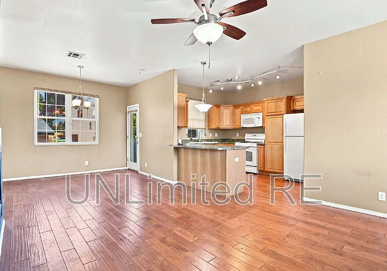 2455 W Silverton Dr — Photo 35