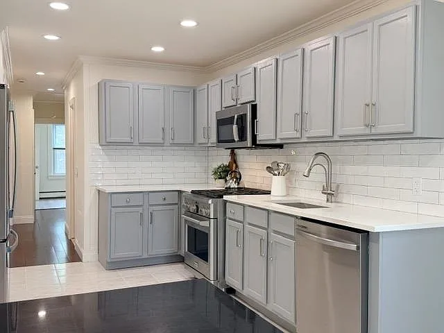 2 bed, 1.0 bath, $2,800 — Photo 3
