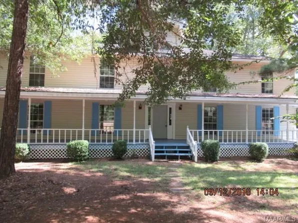 212 Myrick Dr, Deatsville, AL 36022