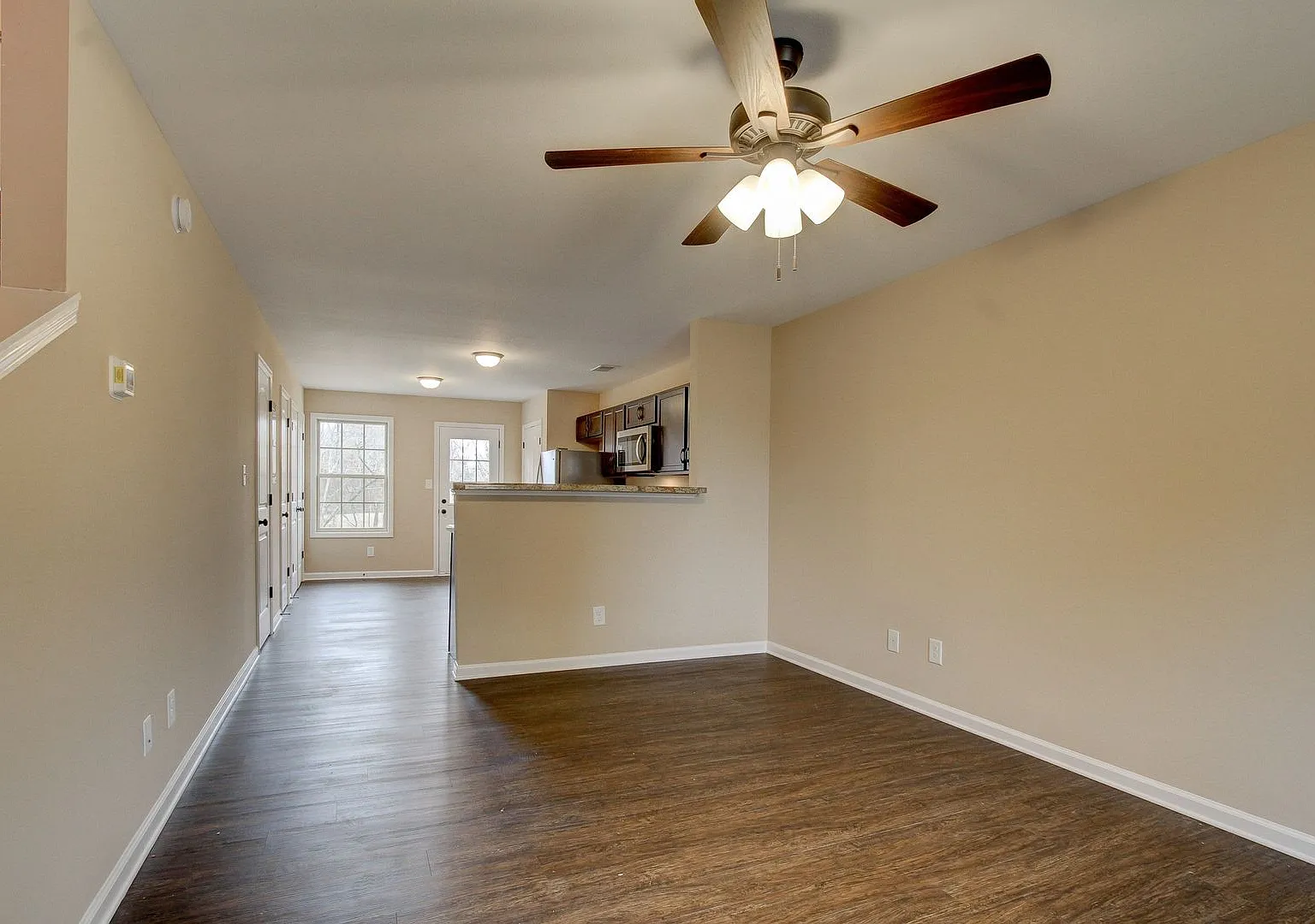 250 Fairview Lane — Photo 3