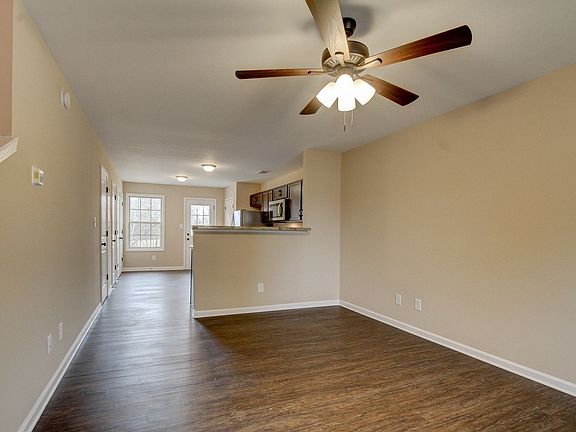 4th image of 234 Fairview Ln #B