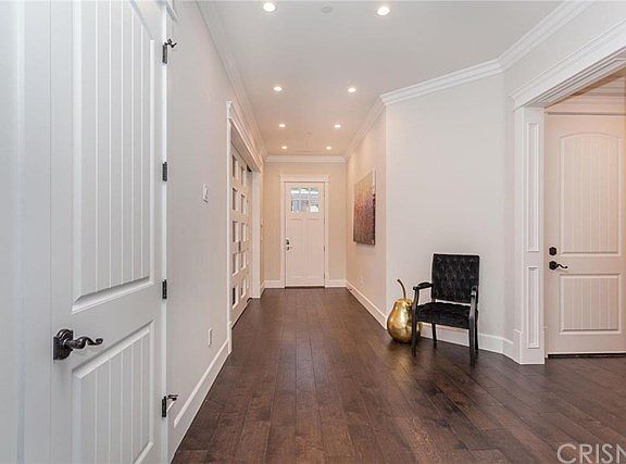 3rd image of 13518 Addison St