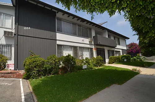 Stanley Gardens Apts - Spacious, Bright and Beatiful One Bedroom! CALL NOW! Photo 1