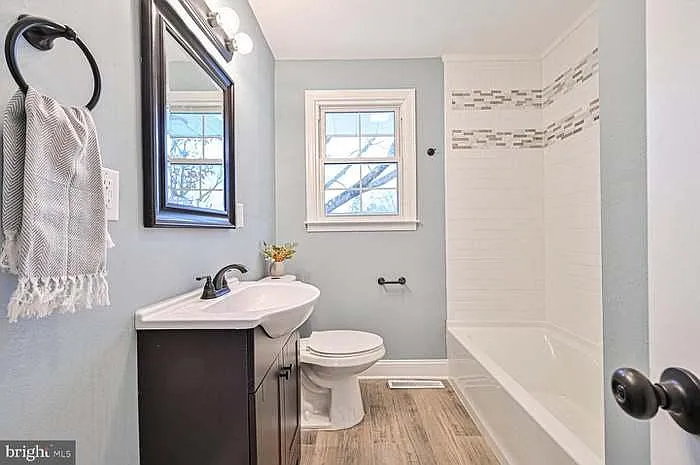 1208 Cedar Ave — Photo 3