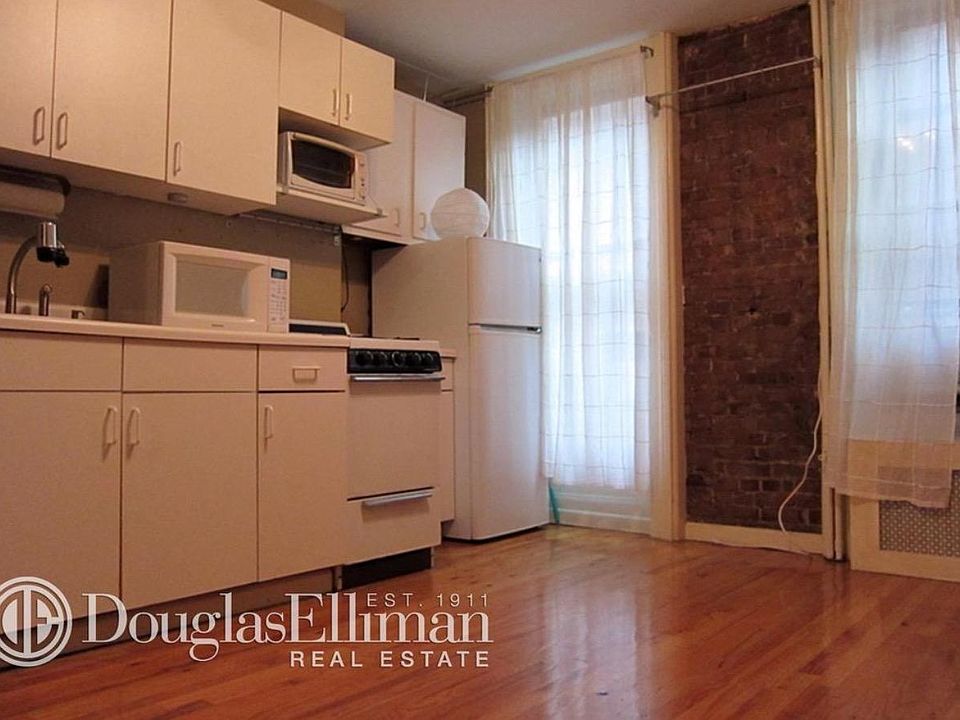 2nd image of 877 10th Ave #4